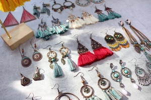 MoyaMiya Boucles d'oreilles pendantes ethniques bohèmes classiques faites à la main 60 + Multi Choice Tassel Design Vintage Thailand Holiday Style - Product Image 6