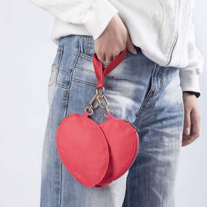 Porte-clés mignon en forme de cœur, mini porte-monnaie à fermeture éclair, porte-clés portable, portefeuille pour femmes et filles, pour les voyages quotidiens - Product Image 2