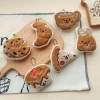 Fournisseur de jouets en peluche : Porte-clés suspendus en forme d'aliments avec perles de sécurité, cadeaux promotionnels, broches, porte-clés en peluche mignons en forme de croissant, jouets