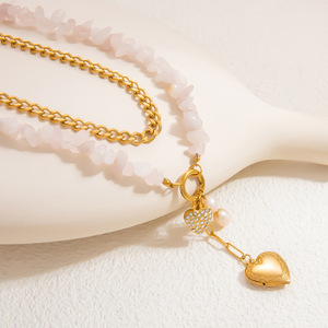 Collier superposé tendance plaqué or 18 carats avec pendentif cœur en pierre naturelle, chaîne claviculaire multi-brins pour femme - Product Image 3