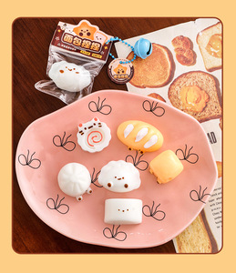 ตุ๊กตาขนมปังนุ่มนิ่ม ของเล่นบีบคลายเครียด ของเล่นจำลองอาหาร บีบแล้วคืนรูปช้าๆ ของขวัญสร้างสรรค์ ระบายอารมณ์ ขายส่ง - Product Image 2