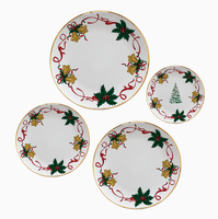 Service de vaisselle en céramique de Noël, assiettes à bord doré avec motif sapin de Noël et feuille de houx, vaisselle de fête pour les fêtes