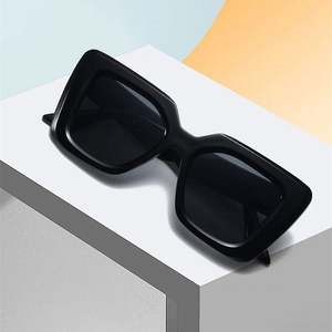 Gafas de Sol de Ojo de Gato Extra Grandes Vintage 2025 con Logotipo Personalizado para Mujer, Gafas de Sol Cuadradas con Marco Grande Blanco y Protección UV400 para Dama - Product Image 4