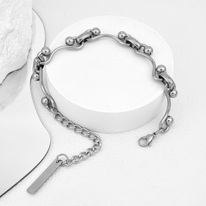 Nueva Pulsera de Cadena de Diseño Sencillo y Popular, de Acero de Titanio Plateado, Estilo Vintage para Mujer, Joyería de Moda al por Mayor - Product Image 3