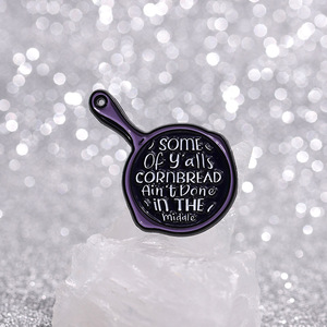 Divertido sartén esmalte pines dibujos animados Pan Pin algunos de Y'alls pan de maíz no está hecho en el medio broches joyería regalo solapa insignia - Product Image 6