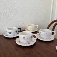 Juego de Taza y Platillo de Cerámica con Diseño de Cuentas de Estilo Elegante, Vajilla con Forma de Flor Irregular, Juego de Tazas de Cerámica con Esmalte Beige