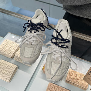 Chaussures de sport classiques de haute qualité <span class=keywords><strong>530</strong></span> Casual Mius Nouveau style Chaussures de course à lacets pour femmes Chaussures de tennis d'équilibre - Product Image 1