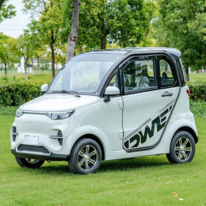 Mini fourgonnette électrique <span class=keywords><strong>F1</strong></span> Nouvelle énergie Batterie au lithium Voiture à quatre roues entièrement fermée pour le transport à domicile des adultes avec 4 sièges - Product Image 2