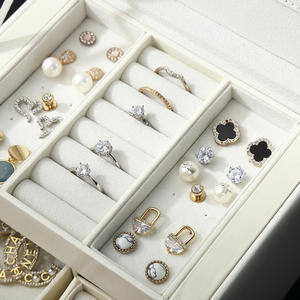 Petit livre rouge même Style lumière luxe multicouche boîte <span class=keywords><strong>à</strong></span> <span class=keywords><strong>bijoux</strong></span> fille cadeau bague boucles d'oreilles collier grande capacité - Product Image 3