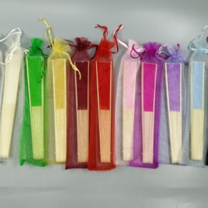 ขายส่งพัดงานแต่งงานแบบจีน งานศิลปะพื้นบ้าน ของขวัญยอดนิยม มี 20 สีให้เลือก พัดไหมพับได้ ทำจากไม้ไผ่ - Product Image 2