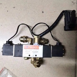 3749-00007 4V-220-08 4V2220-08 4V220-08 DC 24V 5W Solénoïde de pompe de porte Pièces de rechange pour bus - Product Image 3