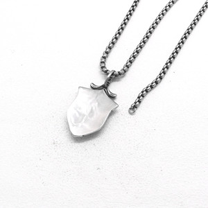 Yunnique – collier avec pendentif bouclier de loup unisexe en acier inoxydable, bijoux de style minimaliste pour hommes et femmes, accessoire de mode - Product Image 2