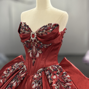 ชุดราตรีงาน Quinceanera สีแดงเงา รุ่น 1556 แบบคอร์เซ็ทผ้าซาตินทรงบอลกาวน์ ประดับด้วยลูกปัดและคริสตัล แอพพลิเคชั่นตกแต่ง  ช่วงเอวทรงธรรมชาติ สำหรับสาววัย 15 ปี - Product Image 5