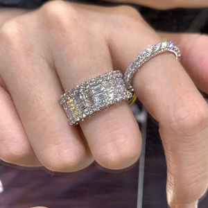 Bague en diamant taille émeraude 2,12 carats - Or blanc 9K/14K (4,74g) Bague de fiançailles/mariage de luxe pour femme avec gravure gratuite - Product Image 1