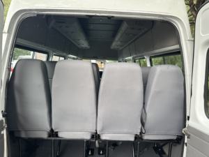 中古フォードトランジット17人乗り乗用車ミニバス - Product Image 2