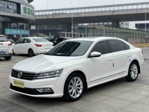 Volkswagen <span class=keywords><strong>Passat</strong></span> <span class=keywords><strong>2017</strong></span> 280TSI DSG Premium Edition Usata Economica - Sedan da Concessionaria per Esportazione - Auto Usate di Seconda Mano - Product Image 1