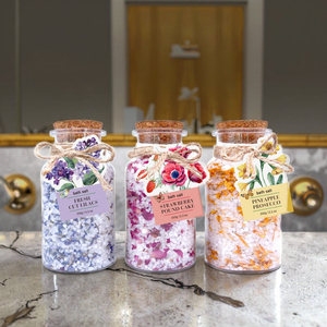 <span class=keywords><strong>Sal</strong></span> <span class=keywords><strong>de</strong></span> Baño con Aroma Floral <span class=keywords><strong>de</strong></span> 350g <span class=keywords><strong>de</strong></span> Marca Privada con Flores Secas en Botella PET, <span class=keywords><strong>Sal</strong></span> Marina para Relajarse en Casa y Hoteles - Product Image 1