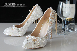 Zapatos de Novia de Tacón Alto con Pedrería de Cristal y Perlas - Product Image 6