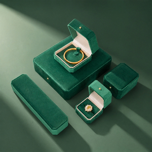 Coffret à bijoux octogonal en daim vert émeraude Zebopak avec bague, collier, bracelet – Collection de cadeaux de Noël et de fêtes – Fabricant - Product Image 2
