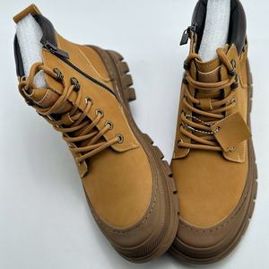 Botas impermeables de suela gruesa de estilo clásico inglés de alta calidad con cordones antideslizantes para hombre, de media pantorrilla, para trabajo al aire libre. - Product Image 2