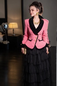 OUDINA Vente Flash : Ensemble Jupe et <span class=keywords><strong>Blazer</strong></span> Court Plissé Irrégulier pour Femme – Tenue de Bureau Deux Pièces - Product Image 2