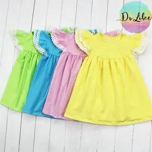 Одежда на заказ для новорожденных детей, несколько однотонных цветов, милое кружевное платье с рукавами-флаттером, удобная ткань для девочек