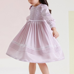 Eleganti ragazze Baby Party abiti tinta unita ricamato affumicato maniche lunghe pieghettate per 2-3 anni ODM fornitura per le vacanze di primavera - Product Image 2