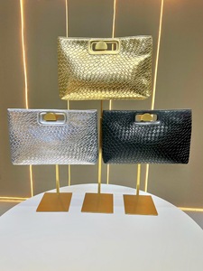 Sac de soirée moderne en cuir PU doré pour événements formels - Product Image 6