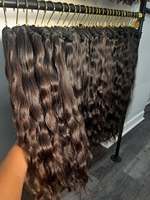 Vente en gros de mèches de cheveux humains indiens ondulés de haute qualité, bruts, provenant de fournisseurs