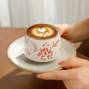 Handbemaltes Blumenmuster Keramik-Kaffeetassen- und Untertassen-Set Modernes Design Mikrowellengeeignet für den Hausgebrauch Latte Cappuccino Tasse - Product Image 4