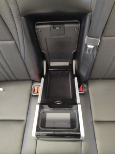 Asientos Traseros Centrales con Consola para Van de Lujo RV Sprinter Viano Precio FOB de Referencia: Consultar Último Precio - Product Image 4