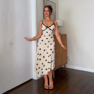 Vestido Maxi de Verano con Encaje Floral y Parches, Cuello en V, Tirantes Finos, Diseño Ajustado, Elegante y Moderno para Vacaciones - Product Image 4