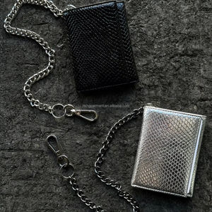 Portefeuille en cuir gaufré serpent personnalisé, petit porte-cartes, style motard punk pour hommes et femmes - Product Image 1
