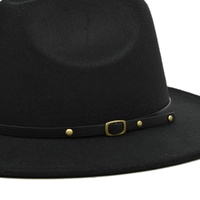 Vente en gros Chapeaux Fedora classiques en feutre Chapeau Panama à large bord Chapeau haut de forme blanc pour femmes hommes avec boucle de ceinture Décoration design
