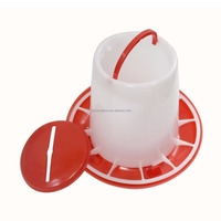 Mangeoires automatiques de poulet de haute qualité en jaune ou rouge 1.5kg 3kg 6kg 9kg Capacité en plastique PP Alimentation et buveur de poulet RS-74