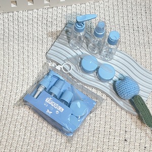 Juego de Botellas de Cosméticos de Viaje Color Verde Manzana, 5 Piezas, Tamaño de Viaje con Cuchara, para el Cuidado Diario de la Piel - Product Image 4