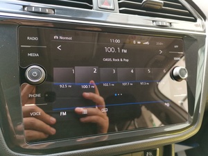 Volkswagen VW <span class=keywords><strong>Tiguan</strong></span> Atlas <span class=keywords><strong>Taos</strong></span> 2019-2021 9H Verre trempé Kits intérieurs Protection d'écran de navigation automobile Film 8 pouces Tableau de bord - Product Image 2