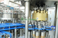 Machine de remplissage automatique de CO2 pour boissons gazeuses, machine de remplissage de canettes de boissons gazeuses, ligne de production de remplissage d'eau gazeuse