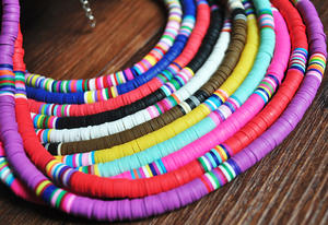 2025 nouveau gros mode femmes bijoux à la main 6mm coloré polymère argile perlé collier bohême collier ras du cou pour les femmes - Product Image 6