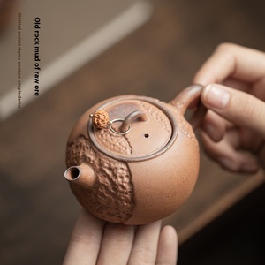 Tetera de Cerámica Japonesa Hecha a Mano de Tamaño Pequeño, de Arcilla de <span class=keywords><strong>Roca</strong></span> Antigua con Diseño Moderno Martillado, Tetera Individual Perfecta - Product Image 1