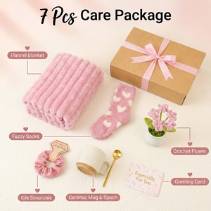 Set de Regalo Lunaire Rosa para <span class=keywords><strong>Mujer</strong></span>, <span class=keywords><strong>Cesta</strong></span> de Regalo Acogedora con Taza de Cerámica, Perfecta para el Día de San Valentín, Día de la Madre - Product Image 2