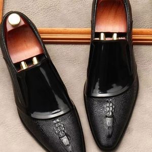 รองเท้าหนังผู้ชายแบบสวม ทรงหัวแหลม หนังแก้วเงา สไตล์ลำลองทางธุรกิจ กันน้ำ รุ่นใหม่ประจำฤดูใบไม้ร่วง ปี 2025 แฟชั่นสุภาพบุรุษ - Product Image 1