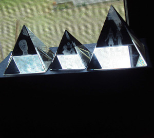 3D Laser Etch Pha Lê Thủy Tinh Ai Cập Kim Tự Tháp Chặn Giấy Đặt MH-F0497 - Product Image 2