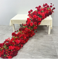 FL-975 Chemin de table moderne en roses rouges artificielles, arrangement floral pour centres de table de mariage et décorations de fête