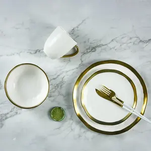 Набор керамической посуды с золотистыми краями, комплект из 16 белых керамических столовых приборов