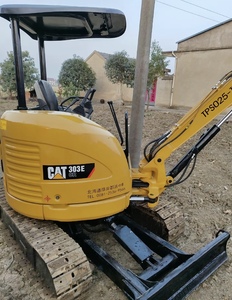 รถขุดขนาดเล็ก Caterpillar CAT303 มือสองจากญี่ปุ่นแท้ เครื่องยนต์ Cummins ได้รับการรับรองมาตรฐาน CE สำหรับบุ้งกี๋ขนาด 0.12 ลูกบาศก์เมตร น้ำหนักใช้งาน 3 ตัน - Product Image 3