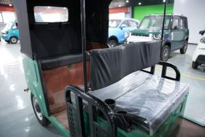 Tricycles électriques de style <span class=keywords><strong>Tuk</strong></span> <span class=keywords><strong>Tuk</strong></span> à vente chaude en usine, avec siège passager semi-fermé pour les trajets courts - Product Image 5