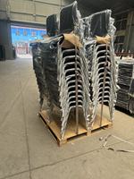 Chaise de conférence et d'événement en plastique OK-505 avec structure en acier thermolaqué, empilable, idéale pour l'éducation et les conférences