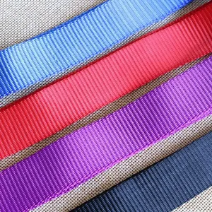 Collier de dressage de <span class=keywords><strong>chien</strong></span> en nylon souple de luxe réglable avec lumières LED décoration de rubans à motif solide pour petits chiens de taille moyenne - Product Image 2