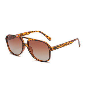 Lunettes <span class=keywords><strong>de</strong></span> soleil carrées unisexes tendance avec verres polarisés dégradés, lunettes <span class=keywords><strong>de</strong></span> luxe <span class=keywords><strong>de</strong></span> créateur, lunettes <span class=keywords><strong>de</strong></span> soleil personnalisées avec logo, vente en gros - Product Image 5
